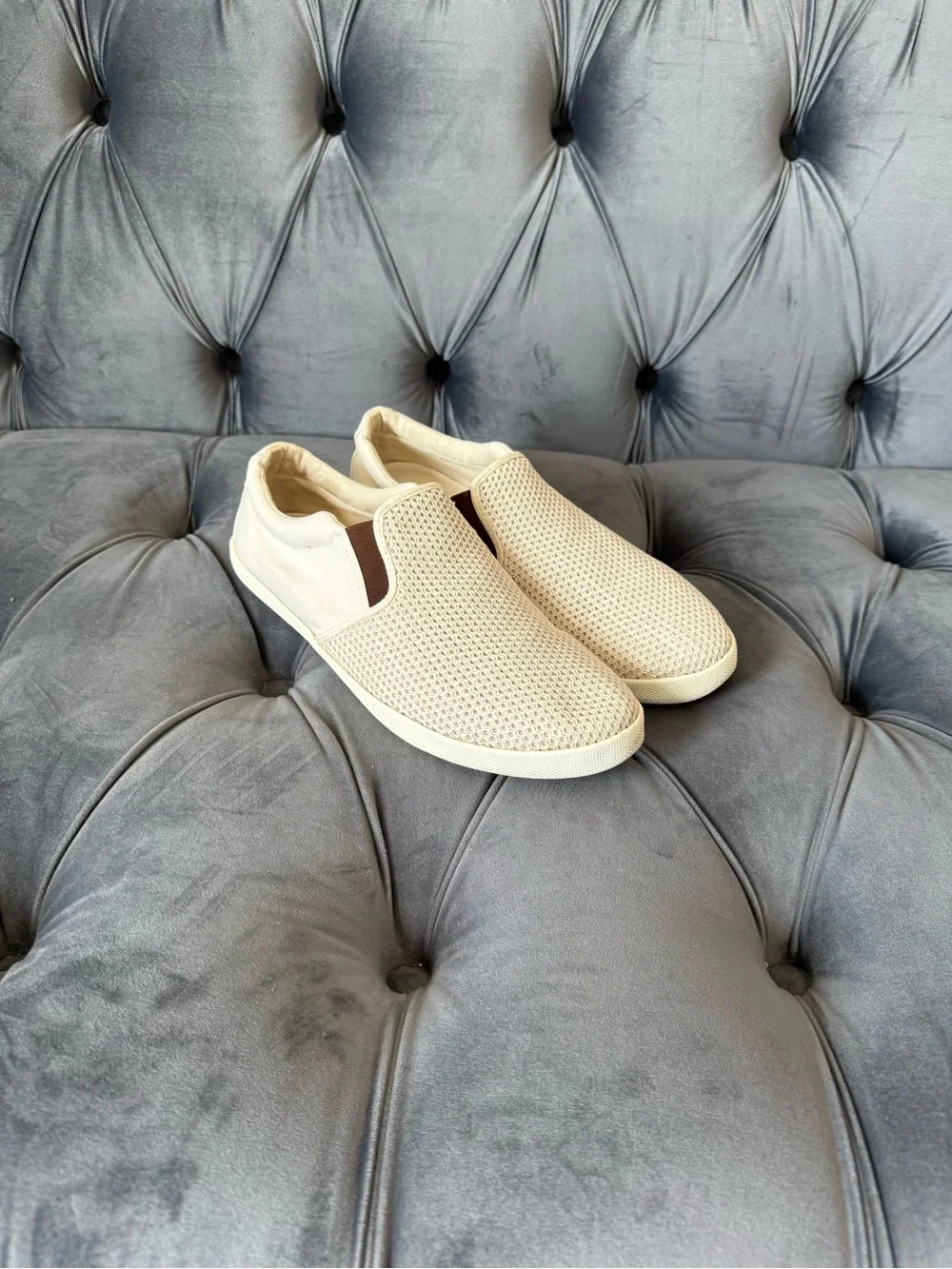 Tommy Bahama Men’s Mesh Slip-On Sneakers Cream Beige Casual Shoes Size 9.5